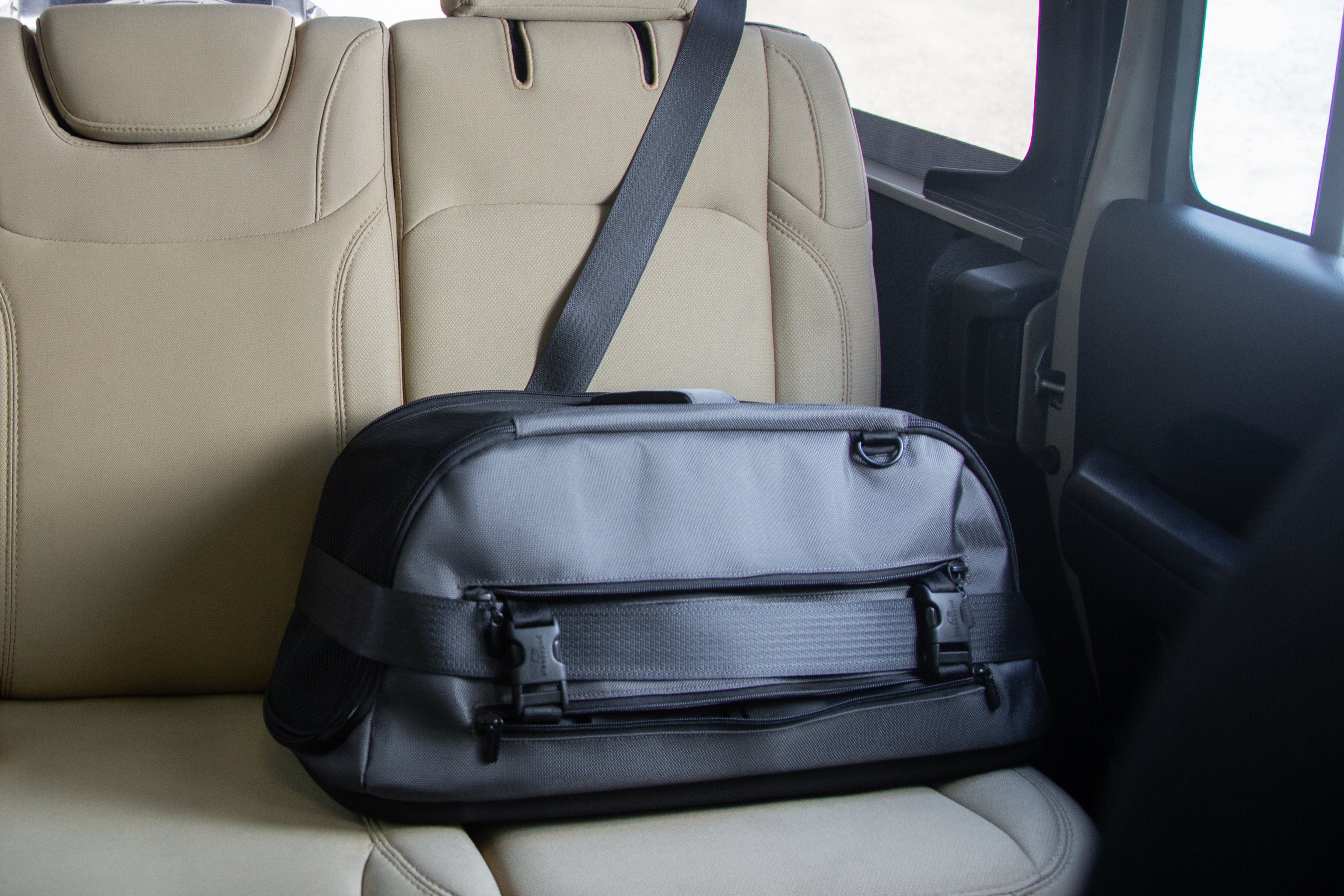 Sleepypod Air - Airline Approved Pet Carrier for Dogs and Cats